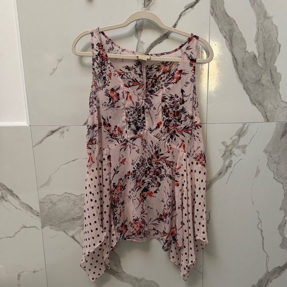 Anthropologie Vanessa Virginia Floral Handkerchief Top w Polka Dot Accents - Picture 1 of 7